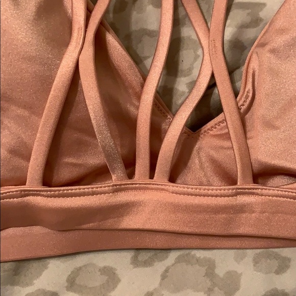 NWOT 🆚 PINK Ultimate sports bra - Picture 6 of 7
